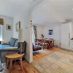 Cosy Ramelton Cottage